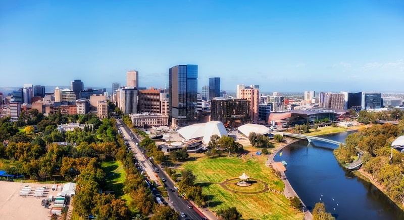 Iconic Cities & Wine Indulgence