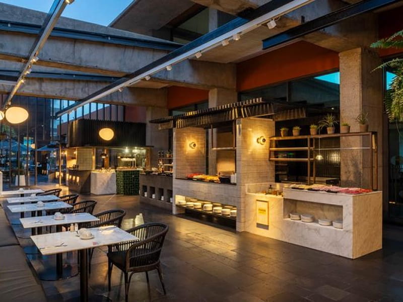 Altair Apartments Food, Drink & Entertainment