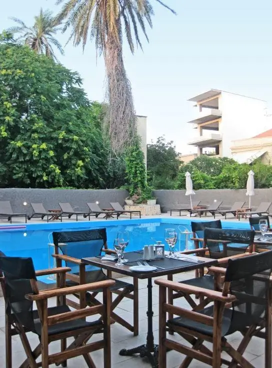 Amphitryon City Hotel