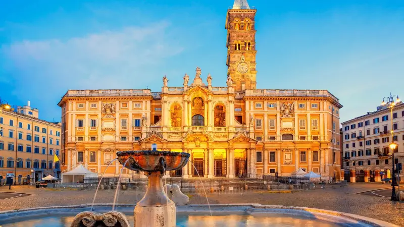 Visit Piazza Maggiore and Basilica di San Petronio