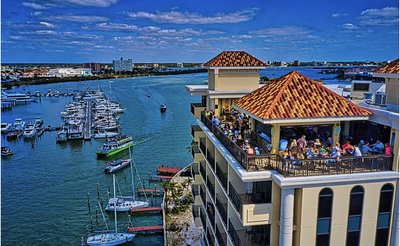 Pier House 60 Marina Hotel 
