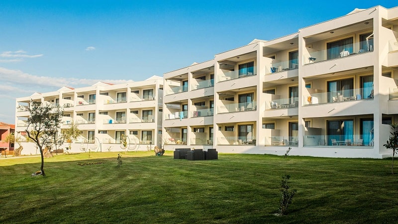 Robolla Beach Aparthotel