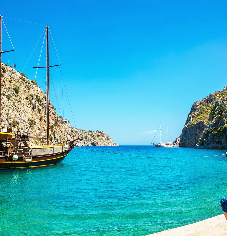 Fly from Edinburgh to Greece