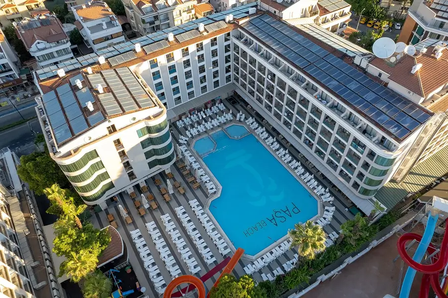 swimming pool hotel 
